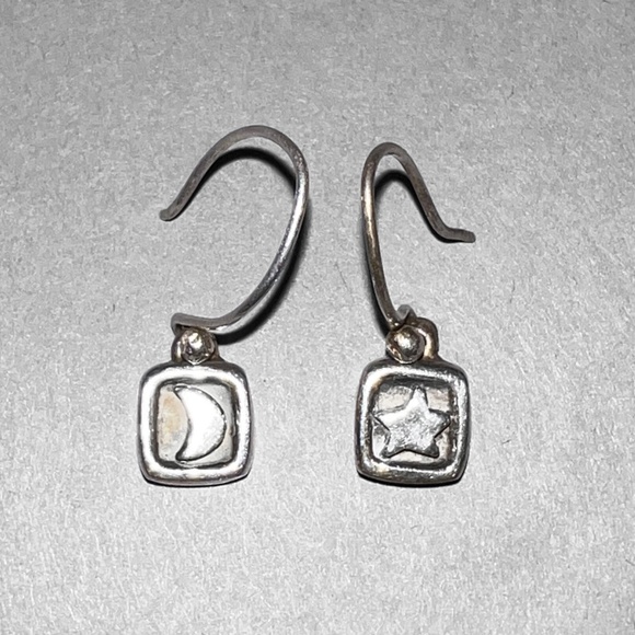 Jewelry - Vintage Mini Star & Moon Earrings